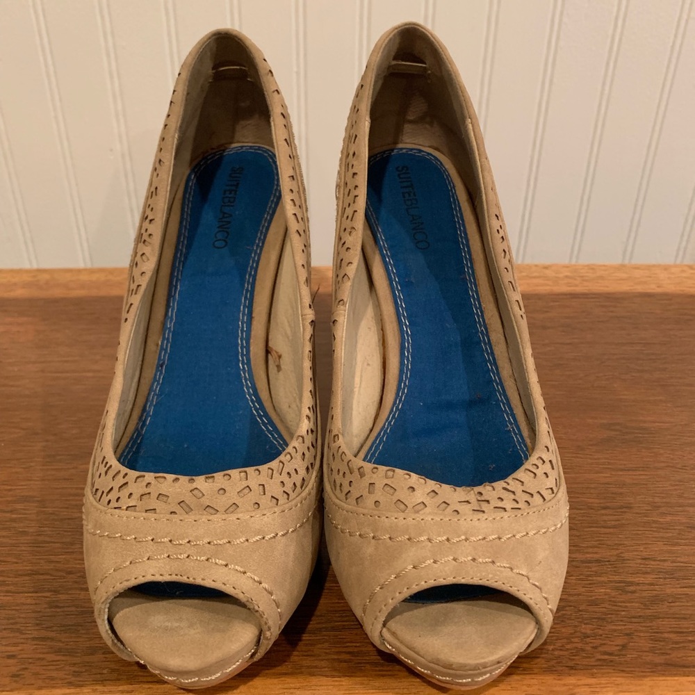 Suiteblanco Tan Peep Toe Heel